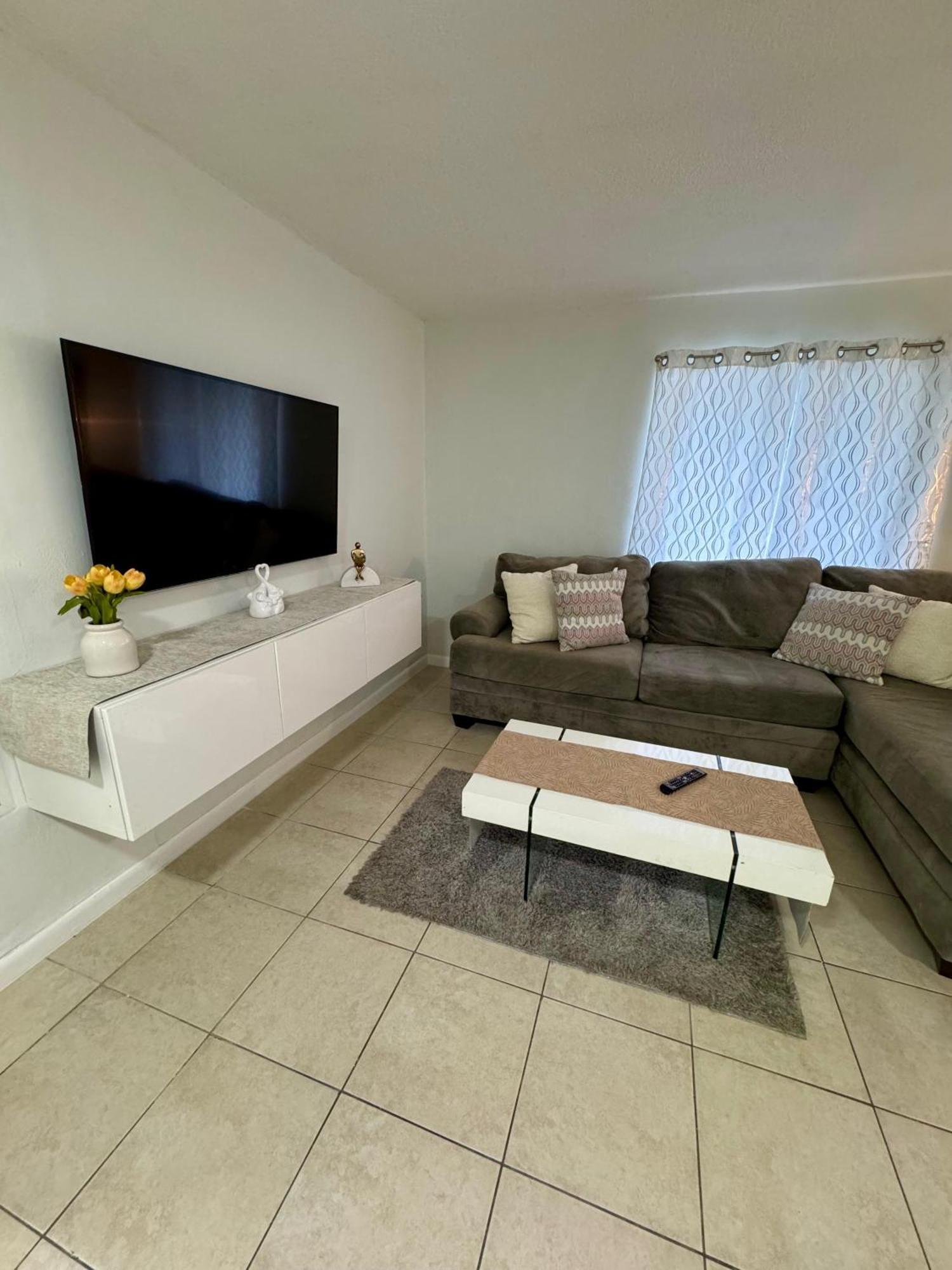 Apartment In Hollywood Close To Beach & Shops 101 מראה חיצוני תמונה