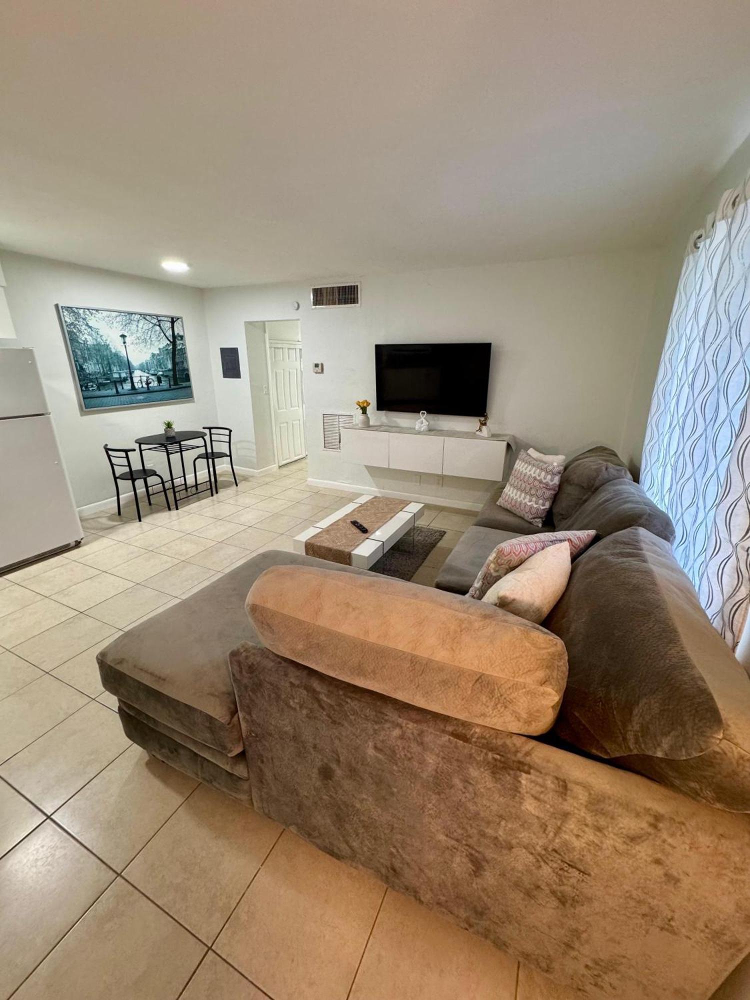 Apartment In Hollywood Close To Beach & Shops 101 מראה חיצוני תמונה