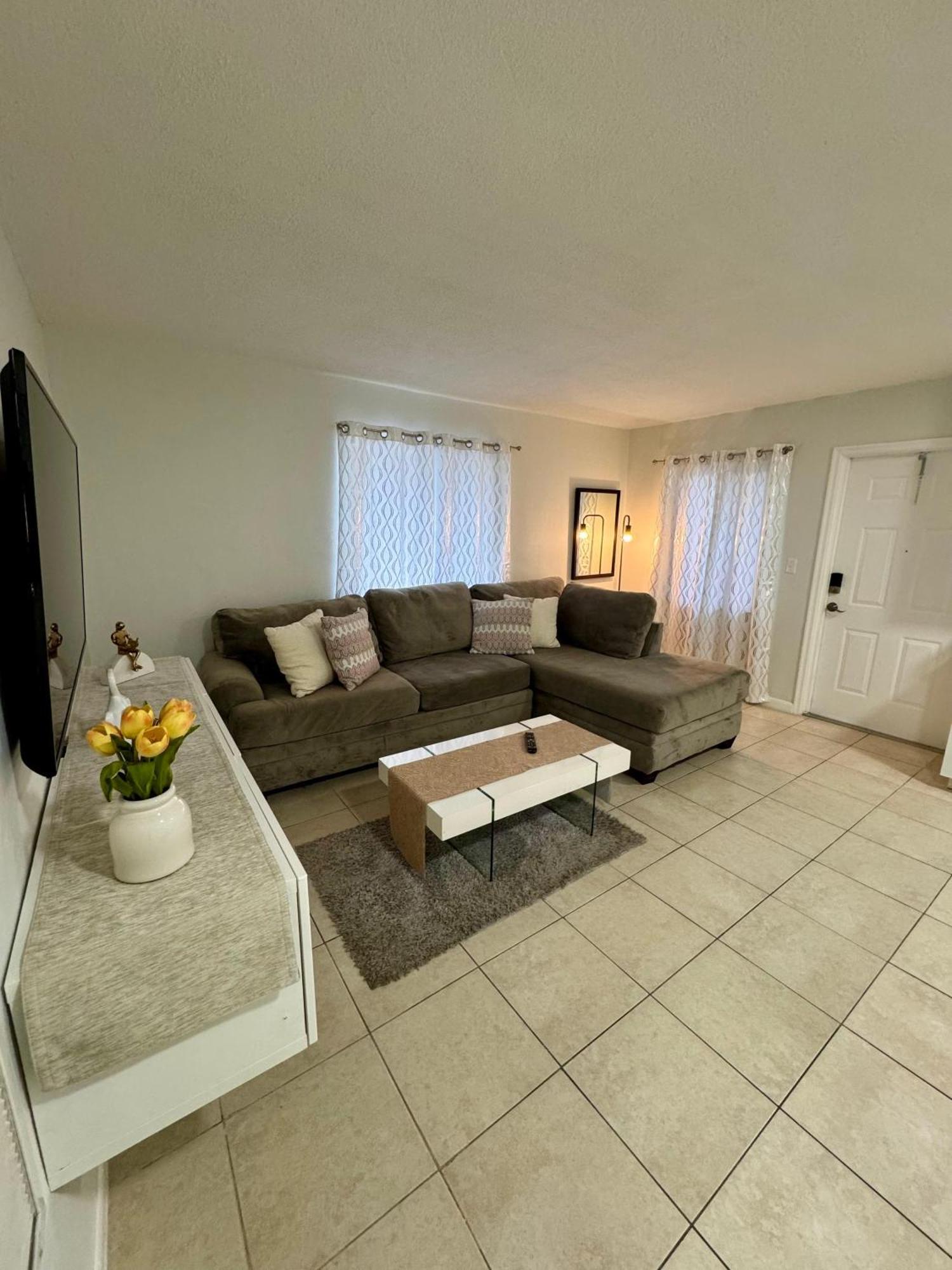 Apartment In Hollywood Close To Beach & Shops 101 מראה חיצוני תמונה